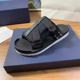 Black and white buckle