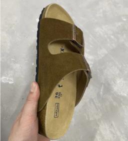 Two button brown/cow suede