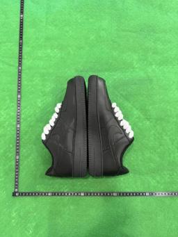 36 (white shoelaces)