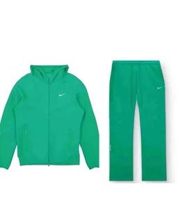 030214022-绿色套装