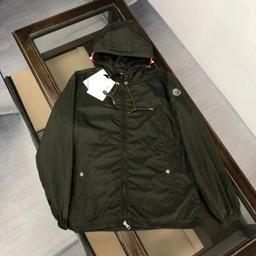 Moncler 01军绿色