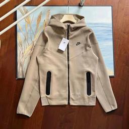 7922 卡其色上衣