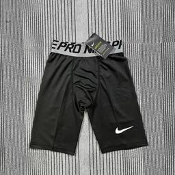 黑色五分紧身裤