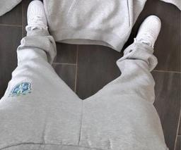 灰色长裤（徽章）