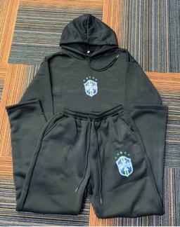 黑色连帽套装（徽章）