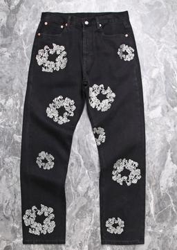 黑色牛仔裤（钻石花环）