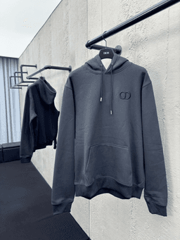 黑色套头卫衣黑标